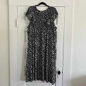 Old Navy black floral smocked midi dress